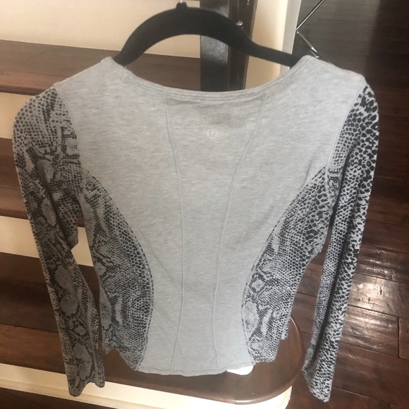 Lululemon Between The Lines Long Sleeve size 4 - Picture 6 of 8